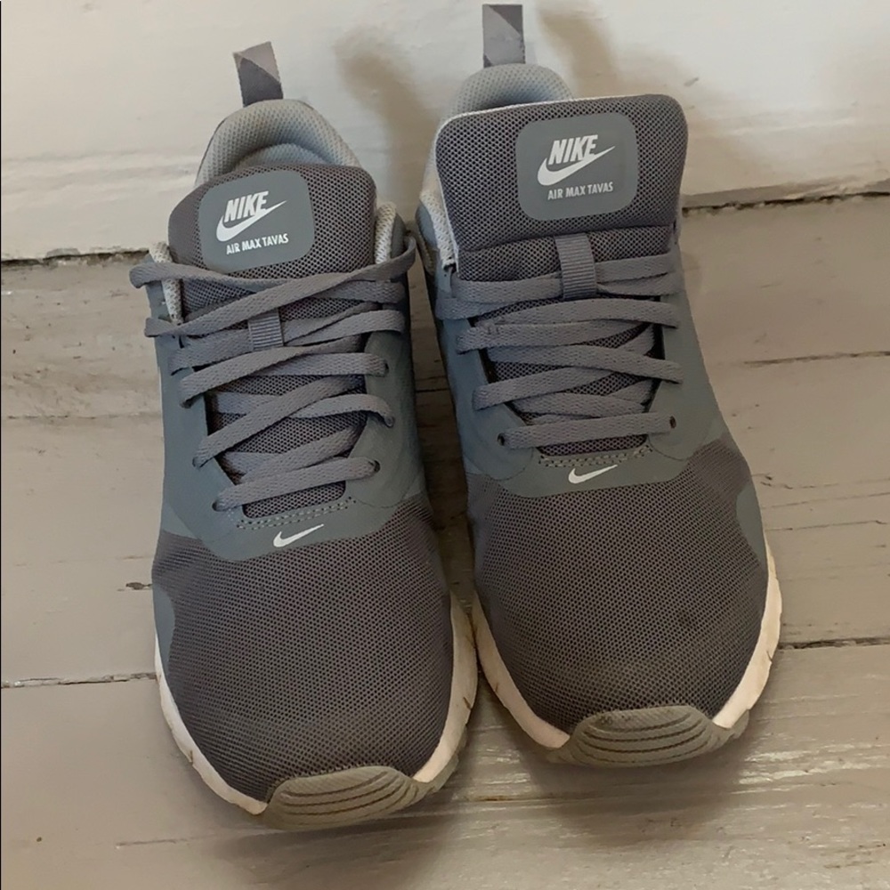 Nike tennis shoes